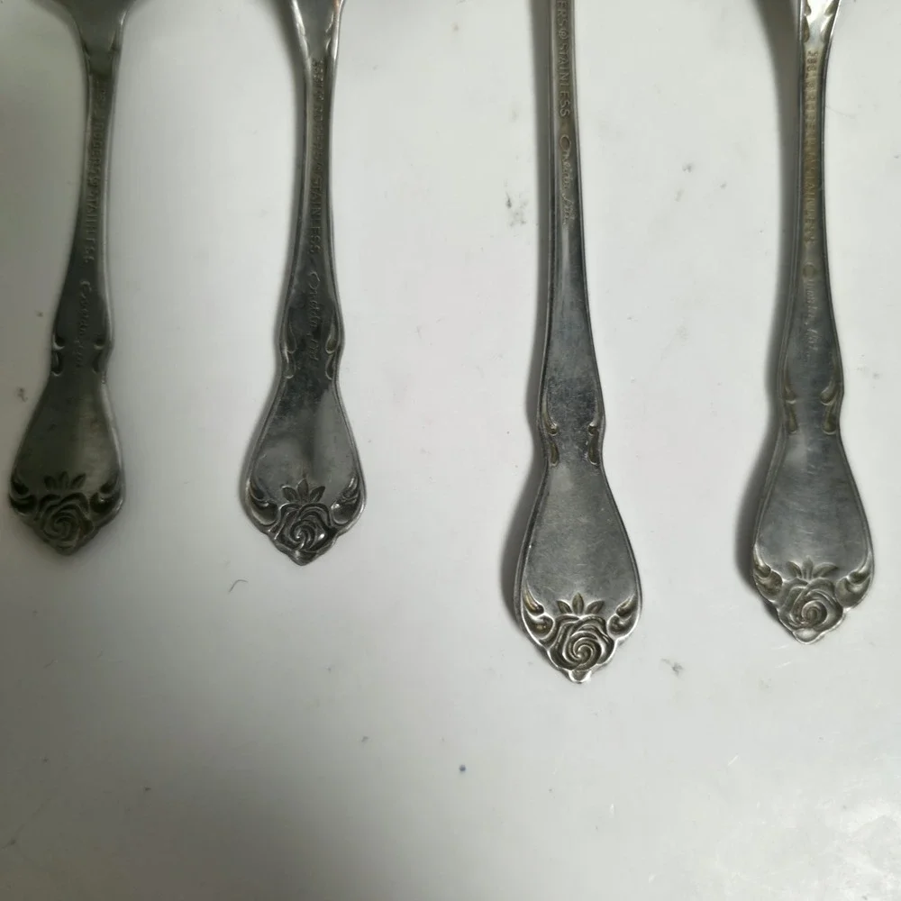 1881 Rogers Oneida ARBOR ROSE True Rose Stainless Flatware Lot of 4 Spoons Fork